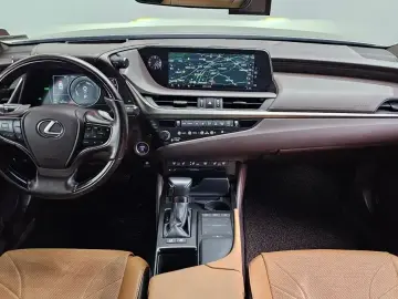 2018 Lexus ES с пробегом 78 733 км