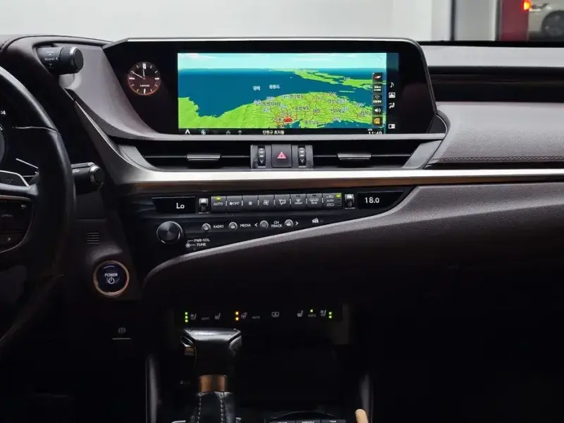 2019 Lexus ES с пробегом 135 445 км