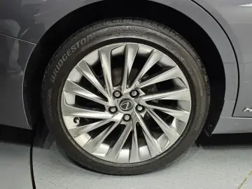 2019 Lexus ES с пробегом 135 445 км
