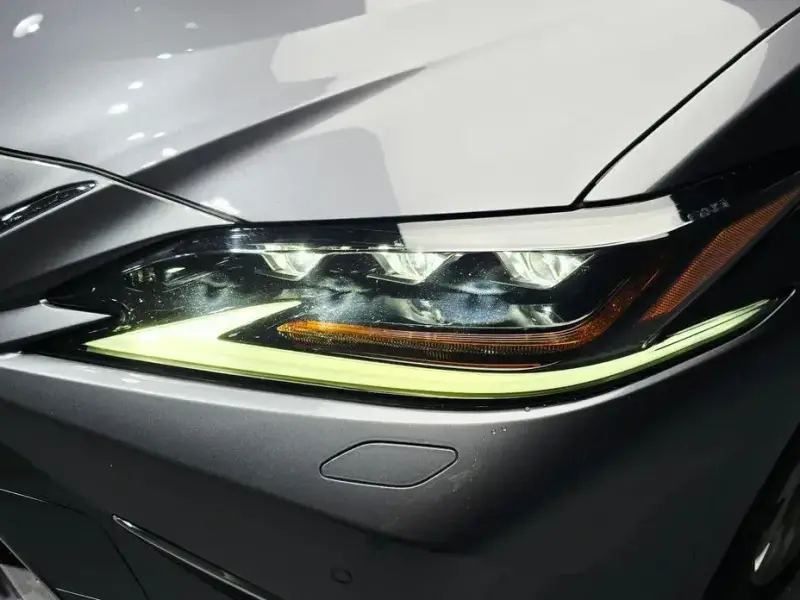 2019 Lexus ES с пробегом 135 445 км