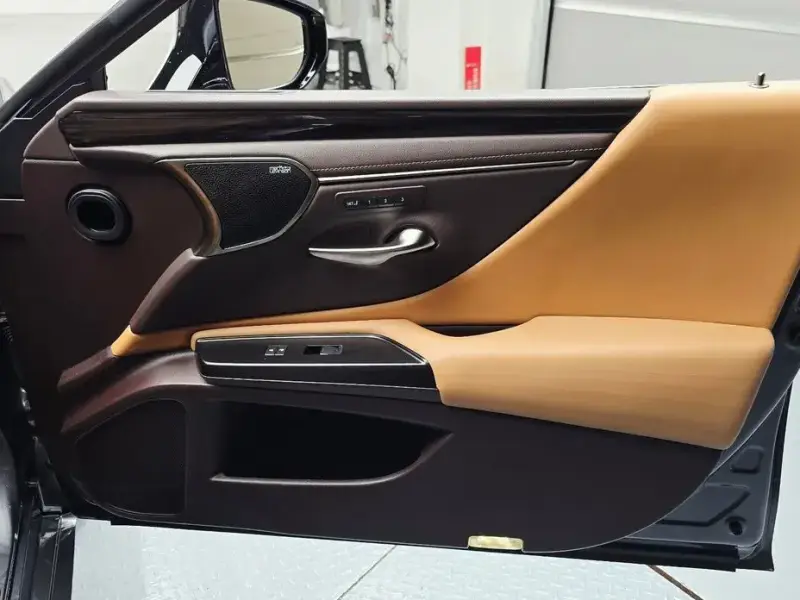 2019 Lexus ES с пробегом 135 445 км
