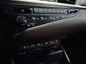 2018 Lexus ES с пробегом 78 733 км