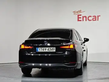 2021 Lexus ES с пробегом 48 857 км