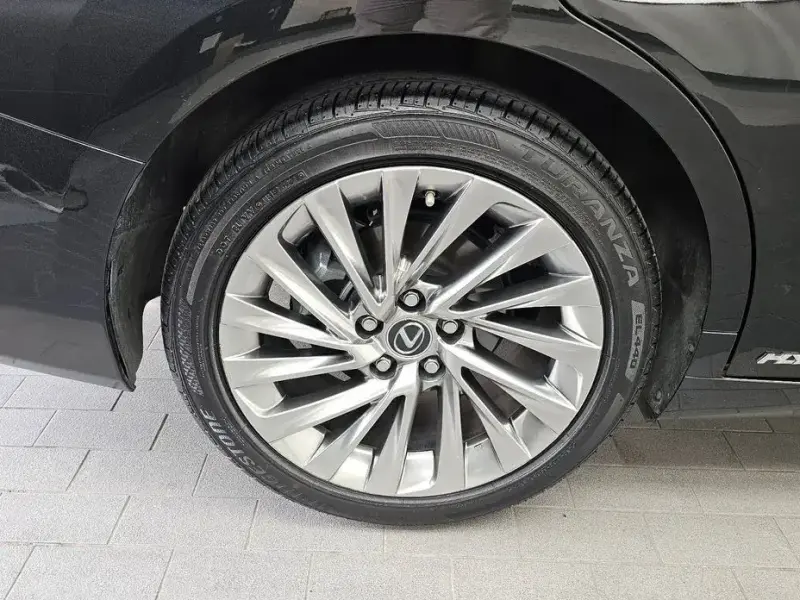 2021 Lexus ES с пробегом 48 857 км