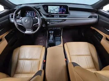 2021 Lexus ES с пробегом 48 857 км