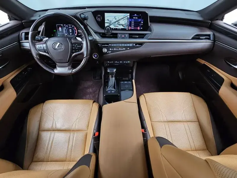 2021 Lexus ES с пробегом 48 857 км