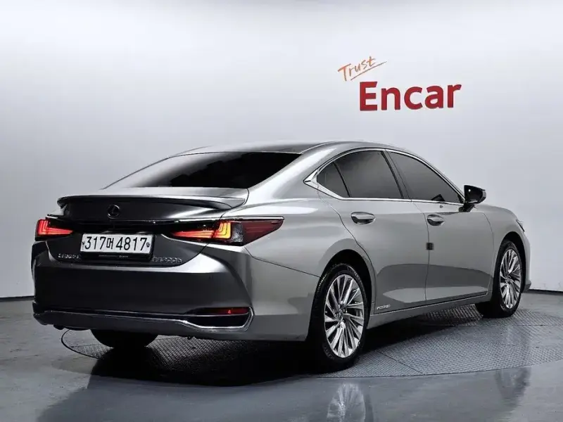 2021 Lexus ES с пробегом 94 539 км