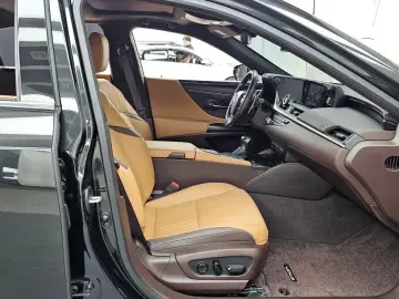 2021 Lexus ES с пробегом 48 857 км