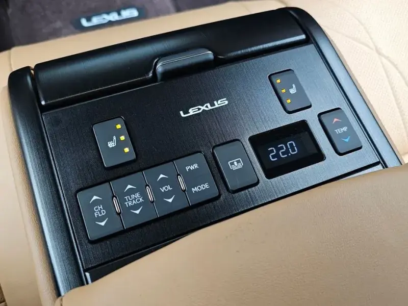 2021 Lexus ES с пробегом 48 857 км