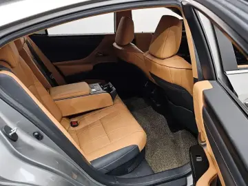 2021 Lexus ES с пробегом 94 539 км