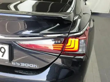 2021 Lexus ES с пробегом 48 857 км