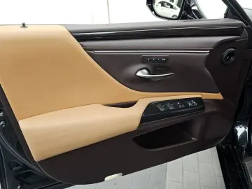 2021 Lexus ES с пробегом 48 857 км