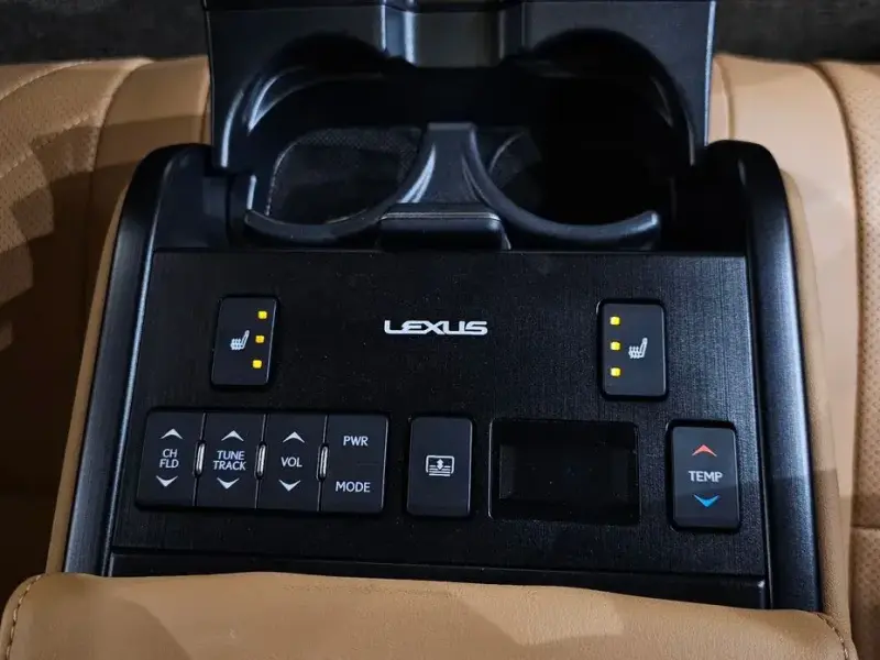 2021 Lexus ES с пробегом 94 539 км