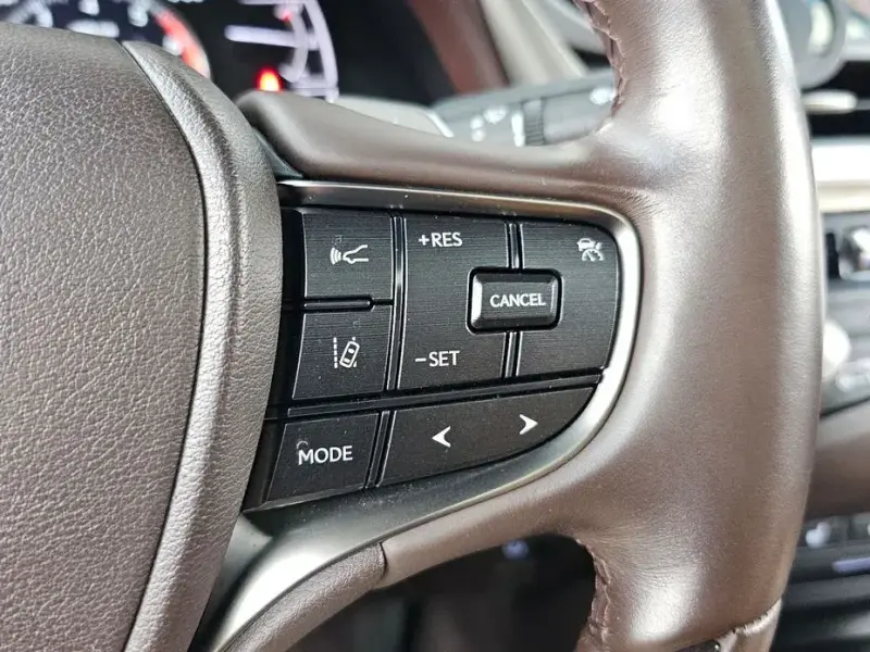 2021 Lexus ES с пробегом 48 857 км