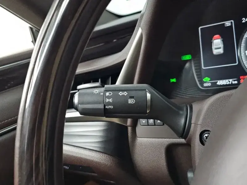 2021 Lexus ES с пробегом 48 857 км