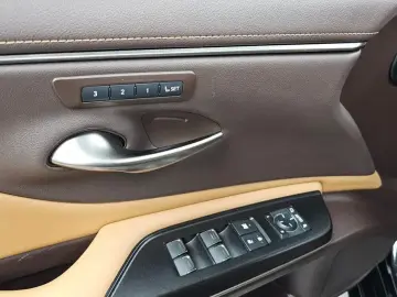 2021 Lexus ES с пробегом 48 857 км