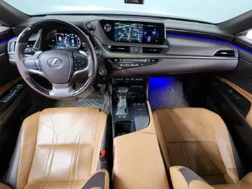 2019 Lexus ES с пробегом 91 113 км