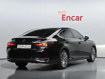 2020 Lexus ES с пробегом 57 324 км