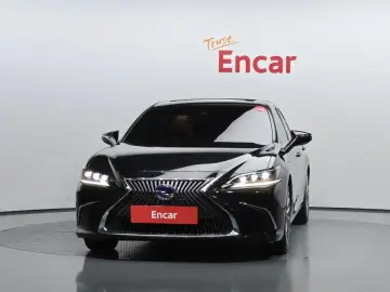 2020 Lexus ES с пробегом 57 324 км