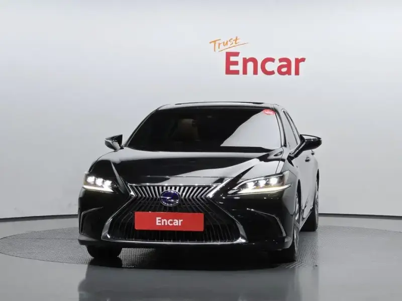2020 Lexus ES с пробегом 57 324 км