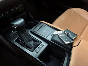 2020 Lexus ES с пробегом 57 324 км