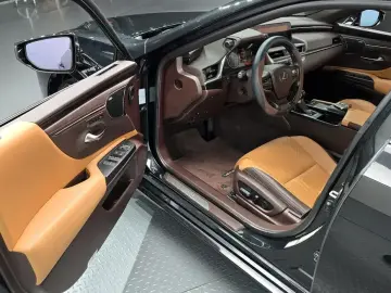 2020 Lexus ES с пробегом 57 324 км