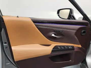 2019 Lexus ES с пробегом 91 113 км