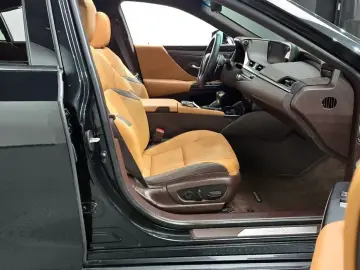 2020 Lexus ES с пробегом 57 324 км