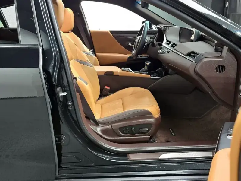 2020 Lexus ES с пробегом 57 324 км