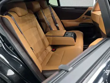 2020 Lexus ES с пробегом 57 324 км