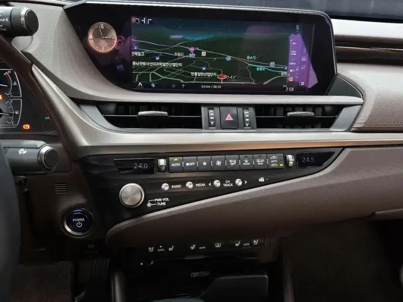 2020 Lexus ES с пробегом 57 324 км