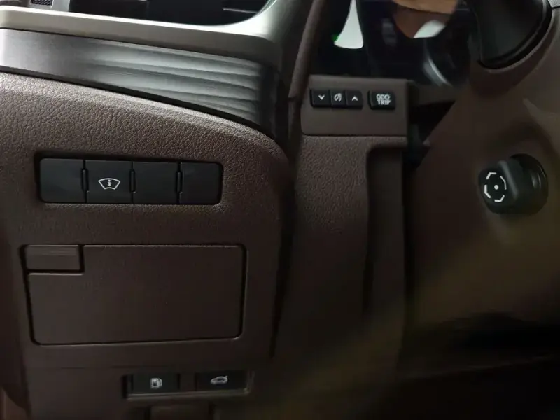2020 Lexus ES с пробегом 57 324 км