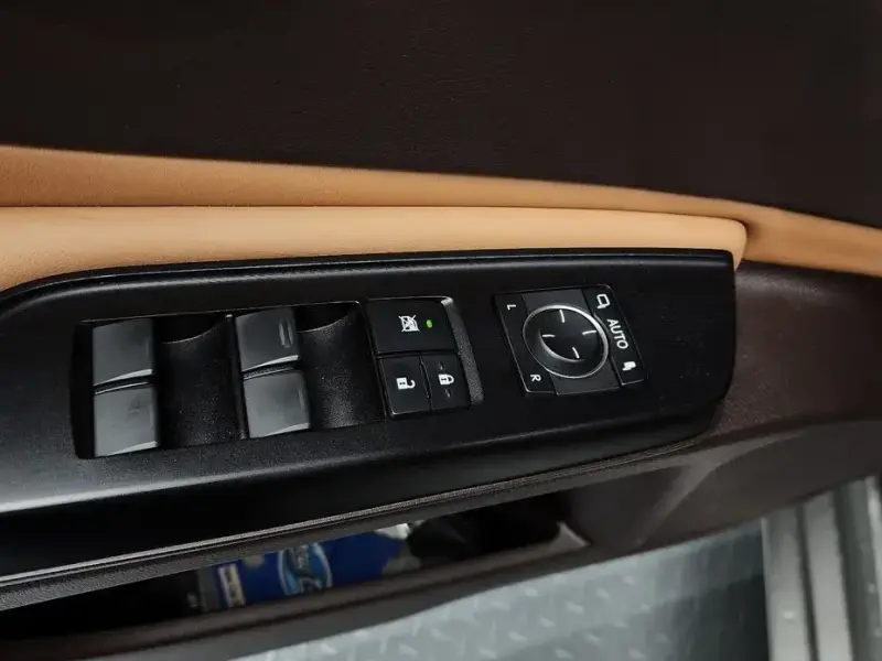 2019 Lexus ES с пробегом 91 113 км