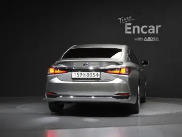 2021 Lexus ES с пробегом 59 950 км