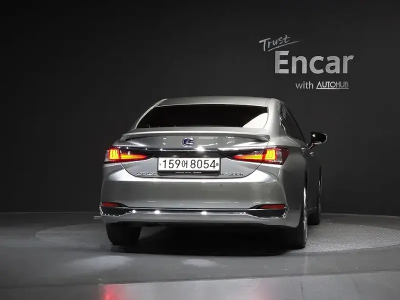 2021 Lexus ES с пробегом 59 950 км