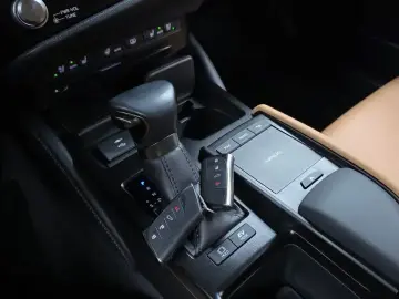 2021 Lexus ES с пробегом 59 950 км
