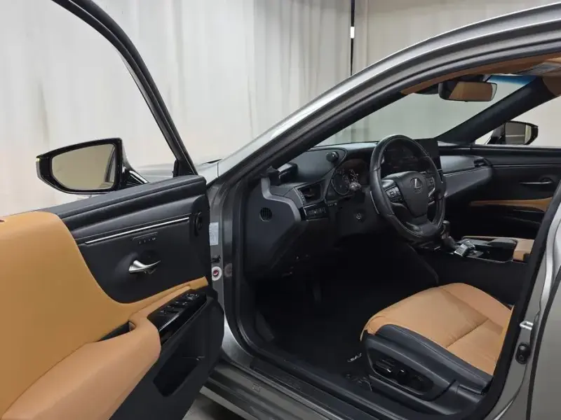 2021 Lexus ES с пробегом 59 950 км