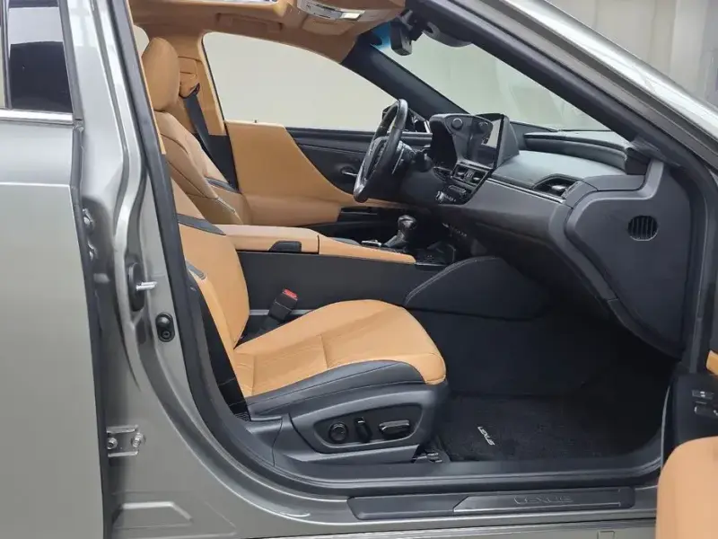 2021 Lexus ES с пробегом 59 950 км