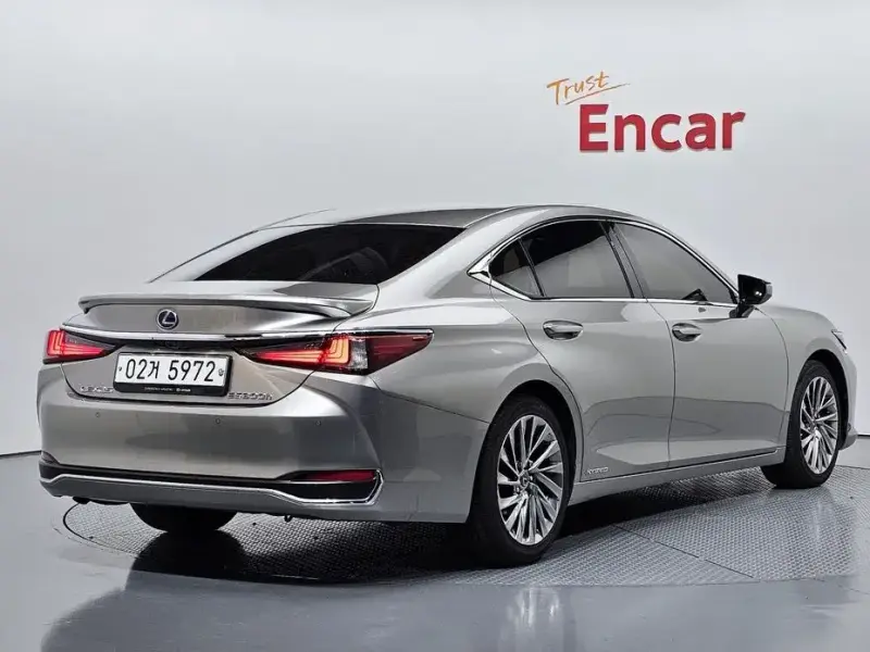 2018 Lexus ES с пробегом 115 356 км