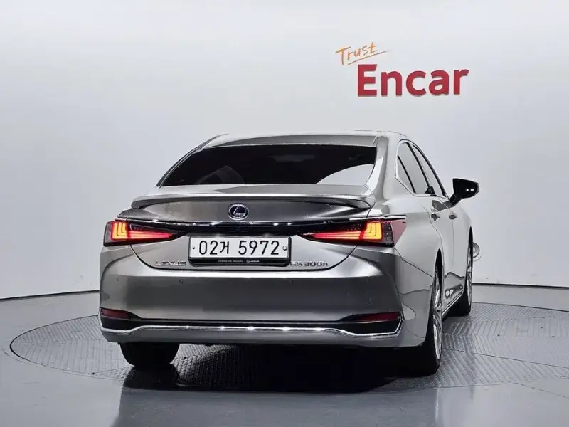2018 Lexus ES с пробегом 115 356 км