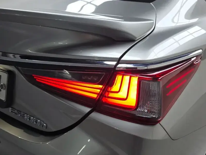 2021 Lexus ES с пробегом 59 950 км