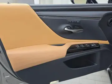 2021 Lexus ES с пробегом 59 950 км
