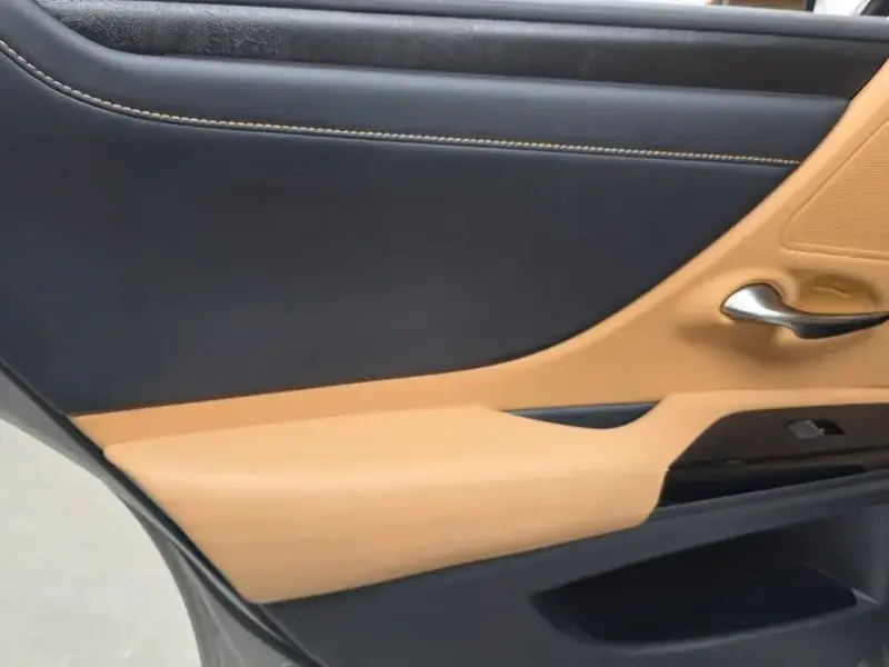 2021 Lexus ES с пробегом 59 950 км