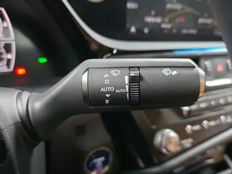 2021 Lexus ES с пробегом 59 950 км