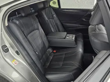 2018 Lexus ES с пробегом 115 356 км