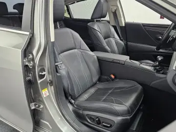 2018 Lexus ES с пробегом 115 356 км