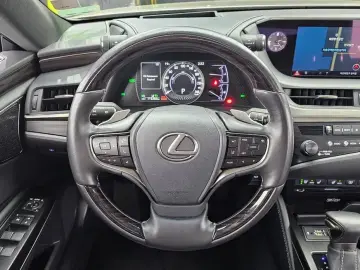 2018 Lexus ES с пробегом 115 356 км