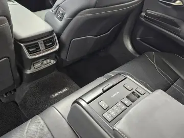 2018 Lexus ES с пробегом 115 356 км