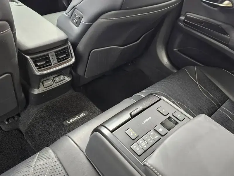 2018 Lexus ES с пробегом 115 356 км