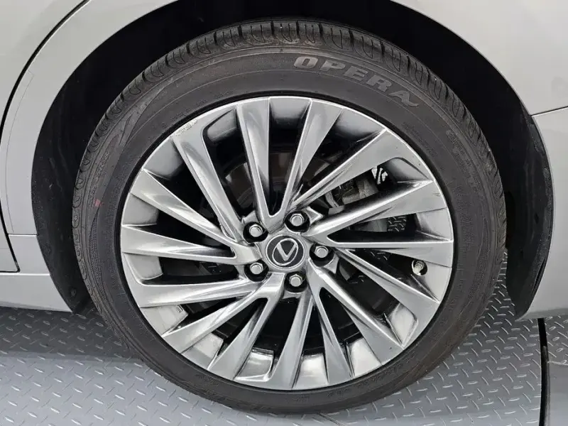2018 Lexus ES с пробегом 115 356 км